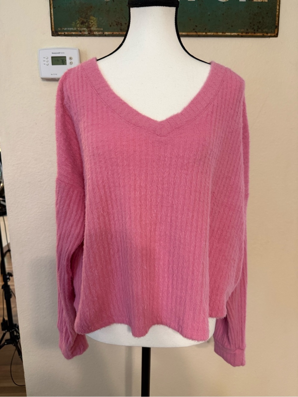 Hollister Pink Large Super Soft V-neck Pullover Long Sleeve Sweater Cozy Knit